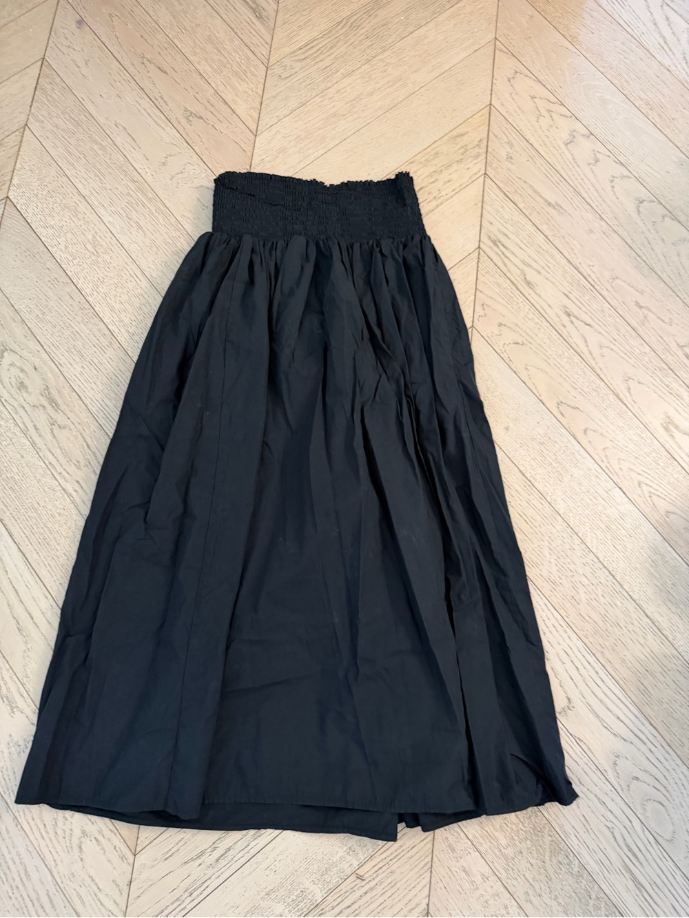 Smocked waist Banana Republic black poplin skirt